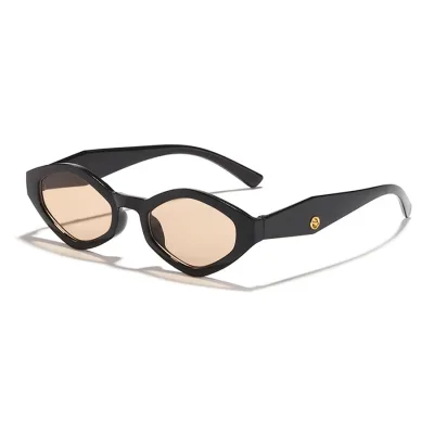 Lunettes de soleil œil de chat noires – image 3