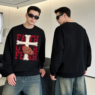 Sweat-shirt à col rond en coton, coupe ample – image 2