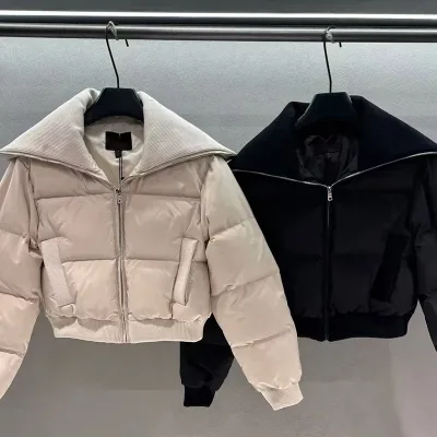 Veste courte matelassée à col tricoté – image 3